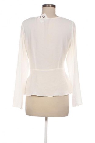 Damen Shirt Motivi, Größe M, Farbe Weiß, Preis 28,99 €
