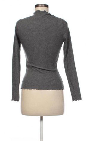 Bluză de femei ONLY, Mărime S, Culoare Gri, Preț 150,99 Lei