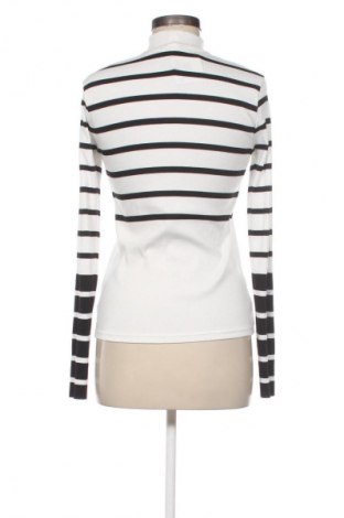 Damen Shirt Stradivarius, Größe M, Farbe Mehrfarbig, Preis 9,79 €