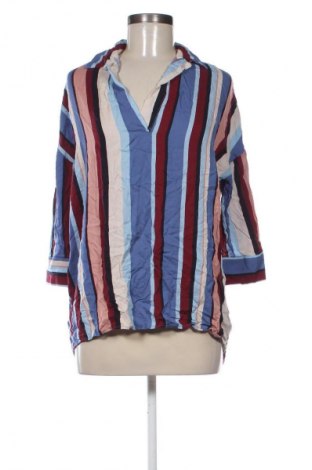 Damen Shirt Stradivarius, Größe S, Farbe Mehrfarbig, Preis 9,12 €