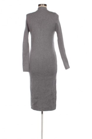 Damen Strickjacke Plume, Größe M, Farbe Grau, Preis 152,99 €