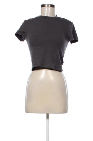 Дамска тениска H&M Divided, Размер M, Цвят Сив, Цена 17,99 лв.
