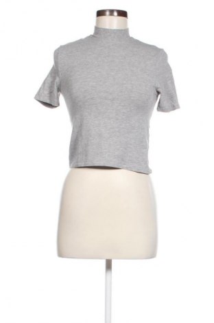 Дамска тениска H&M Divided, Размер S, Цвят Сив, Цена 17,00 лв.