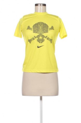 Дамска тениска Nike, Размер M, Цвят Жълт, Цена 27,99 лв.