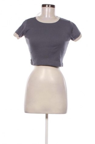 Damen T-Shirt Pull&Bear, Größe M, Farbe Grau, Preis 11,99 €