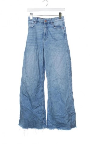 Damskie jeansy Bershka, Rozmiar S, Kolor Niebieski, Cena 43,99 zł