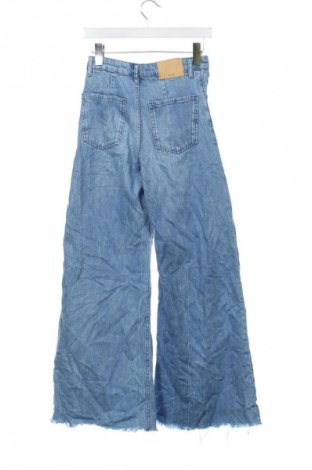Damskie jeansy Bershka, Rozmiar S, Kolor Niebieski, Cena 43,99 zł