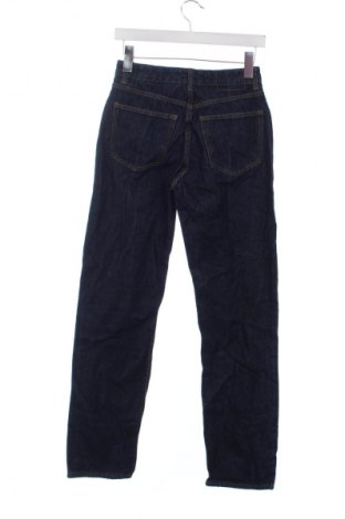 Damskie jeansy Bershka, Rozmiar XS, Kolor Niebieski, Cena 95,99 zł