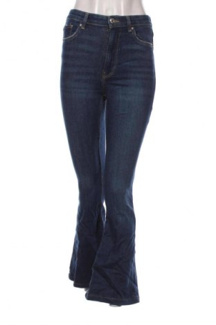 Blugi de femei Bershka, Mărime S, Culoare Albastru, Preț 94,99 Lei