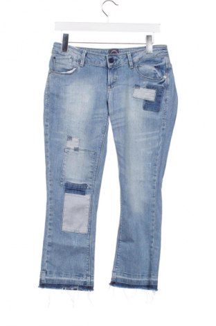 Damskie jeansy Bershka, Rozmiar M, Kolor Niebieski, Cena 43,99 zł