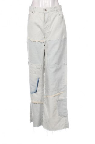 Damskie jeansy Bershka, Rozmiar L, Kolor Niebieski, Cena 66,67 zł