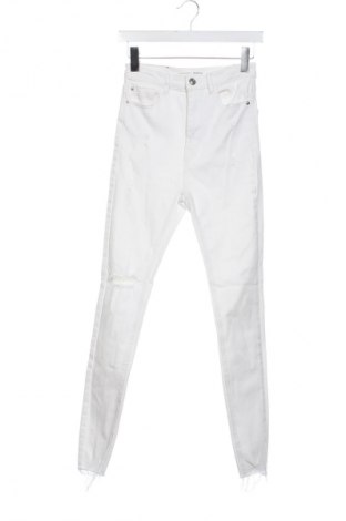 Damskie jeansy Stradivarius, Rozmiar S, Kolor Biały, Cena 95,99 zł