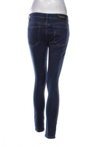Blugi de femei Calvin Klein, Mărime M, Culoare Albastru, Preț 225,15 Lei