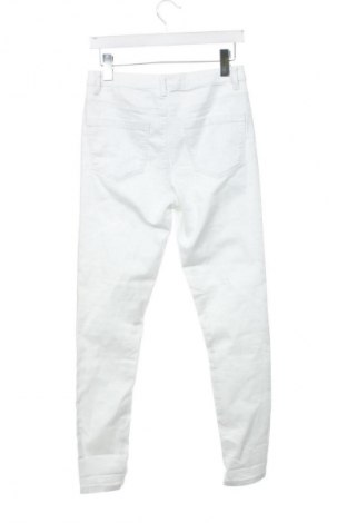 Damen Jeans Clockhouse, Größe M, Farbe Weiß, Preis 20,99 €