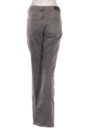 Dámske džínsy  Gina Tricot, Veľkosť M, Farba Sivá, Cena  19,95 €
