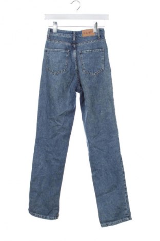 Damskie jeansy NA-KD, Rozmiar XS, Kolor Niebieski, Cena 134,99 zł