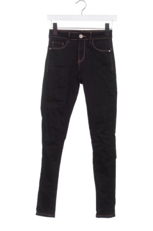 Damskie jeansy New Fashion, Rozmiar XS, Kolor Czarny, Cena 95,99 zł