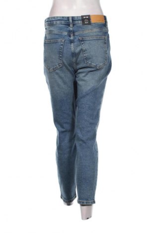 Damskie jeansy Noisy May, Rozmiar M, Kolor Niebieski, Cena 275,99 zł