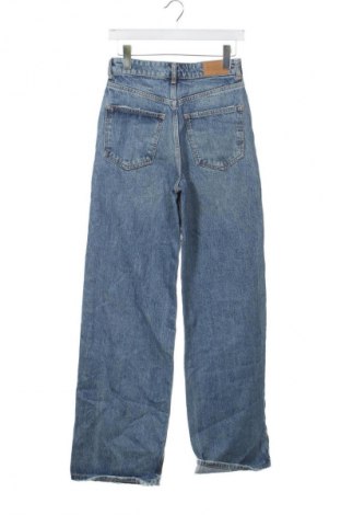 Damskie jeansy Perfect Jeans By Gina Tricot, Rozmiar XS, Kolor Niebieski, Cena 111,99 zł