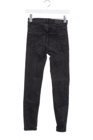 Dámske džínsy  Pull&Bear, Veľkosť XXS, Farba Čierna, Cena  14,83 €