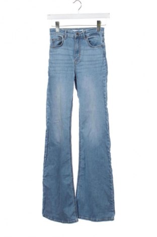 Dámske džínsy  Pull&Bear, Veľkosť XS, Farba Modrá, Cena  26,95 €