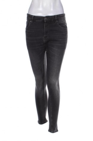 Damskie jeansy Pull&Bear, Rozmiar M, Kolor Szary, Cena 68,93 zł