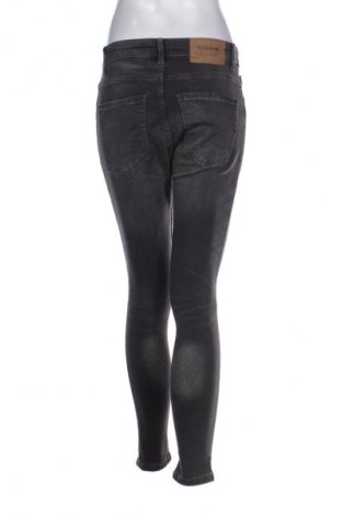 Damskie jeansy Pull&Bear, Rozmiar M, Kolor Szary, Cena 68,93 zł