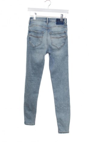 Дамски дънки River Island, Размер XS, Цвят Син, Цена 93,99 лв.