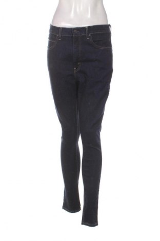 Дамски дънки Signature By Levi Strauss & Co, Размер L, Цвят Син, Цена 42,99 лв.