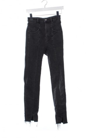 Damen Jeans Stradivarius, Größe S, Farbe Schwarz, Preis 20,99 €