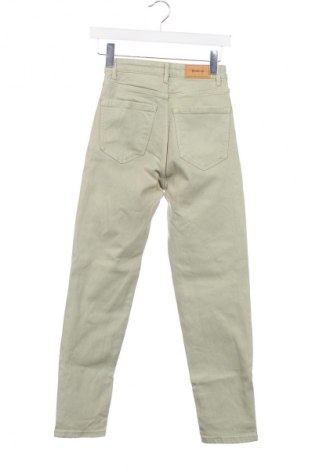 Damskie jeansy Stradivarius, Rozmiar XXS, Kolor Zielony, Cena 48,99 zł