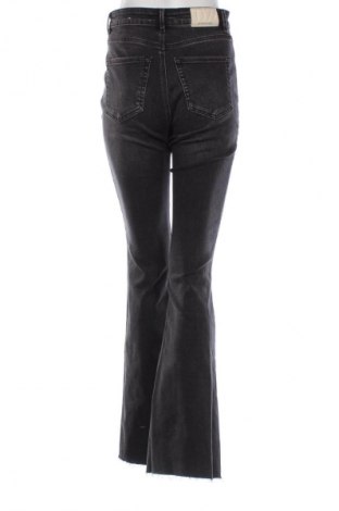 Női farmernadrág Stradivarius, Méret M, Szín Szürke, Ár 6 192 Ft
