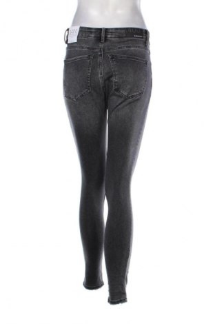 Damskie jeansy Stradivarius, Rozmiar S, Kolor Szary, Cena 108,39 zł