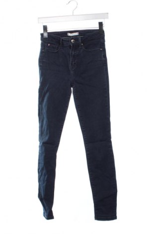 Damskie jeansy Tommy Hilfiger, Rozmiar XS, Kolor Niebieski, Cena 268,99 zł