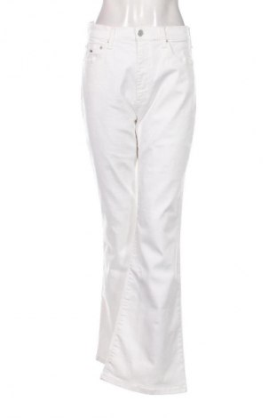 Damskie jeansy Tommy Jeans, Rozmiar XXL, Kolor Biały, Cena 564,99 zł