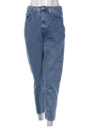 Дамски дънки Tommy Jeans, Размер S, Цвят Син, Цена 174,99 лв.