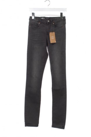 Дамски дънки Vero Moda, Размер XS, Цвят Сив, Цена 77,99 лв.