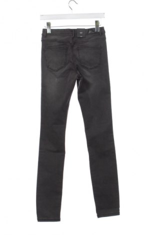 Дамски дънки Vero Moda, Размер XS, Цвят Сив, Цена 77,99 лв.