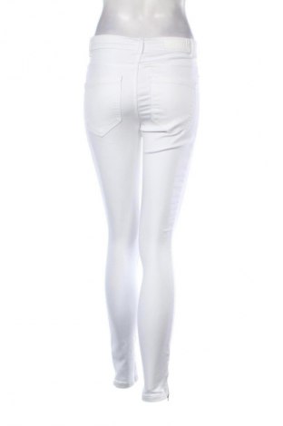 Blugi de femei Vero Moda, Mărime S, Culoare Alb, Preț 102,71 Lei