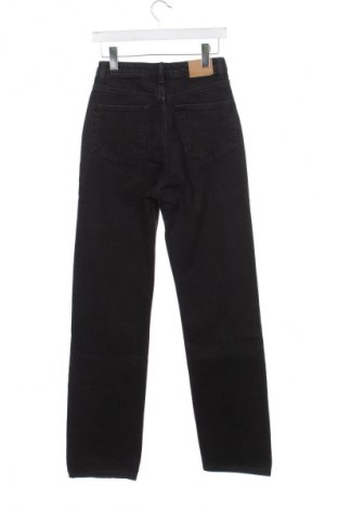 Blugi de femei Weekday, Mărime XS, Culoare Gri, Preț 133,99 Lei