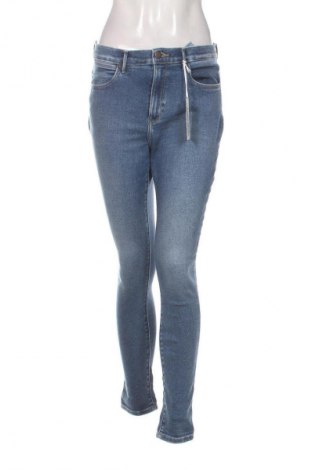 Дамски дънки Wrangler, Размер L, Цвят Син, Цена 174,99 лв.