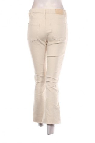 Damen Jeans Zara, Größe M, Farbe Ecru, Preis 18,99 €