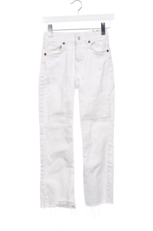 Дамски дънки Zara, Размер XS, Цвят Бял, Цена 27,00 лв.