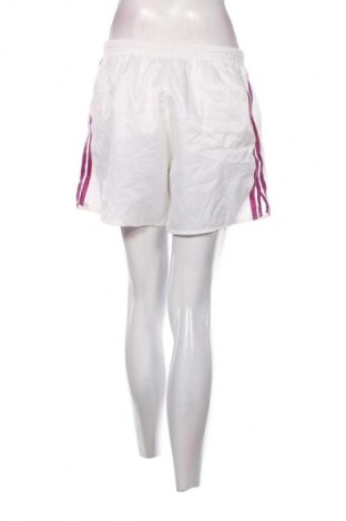 Damskie szorty Adidas, Rozmiar L, Kolor Biały, Cena 111,99 zł