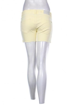 Damen Shorts Amisu, Größe M, Farbe Gelb, Preis € 9,55