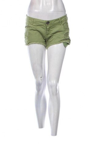 Pantaloni scurți de femei Bershka, Mărime L, Culoare Verde, Preț 48,00 Lei