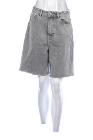 Damen Shorts Cropp, Größe M, Farbe Grau, Preis € 17,39