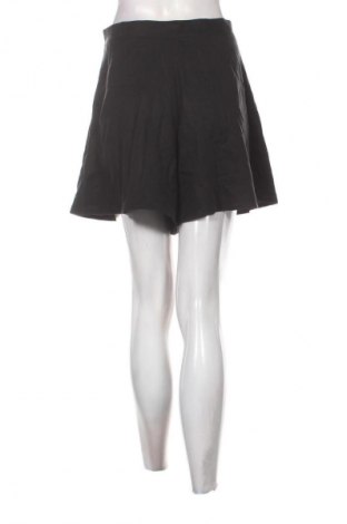 Pantaloni scurți de femei Edited, Mărime L, Culoare Negru, Preț 251,99 Lei