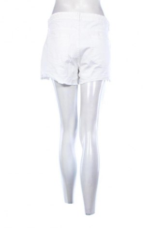 Damen Shorts Janina, Größe L, Farbe Weiß, Preis 9,64 €