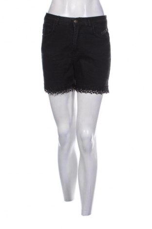 Damen Shorts Moodo, Größe M, Farbe Schwarz, Preis 39,39 €